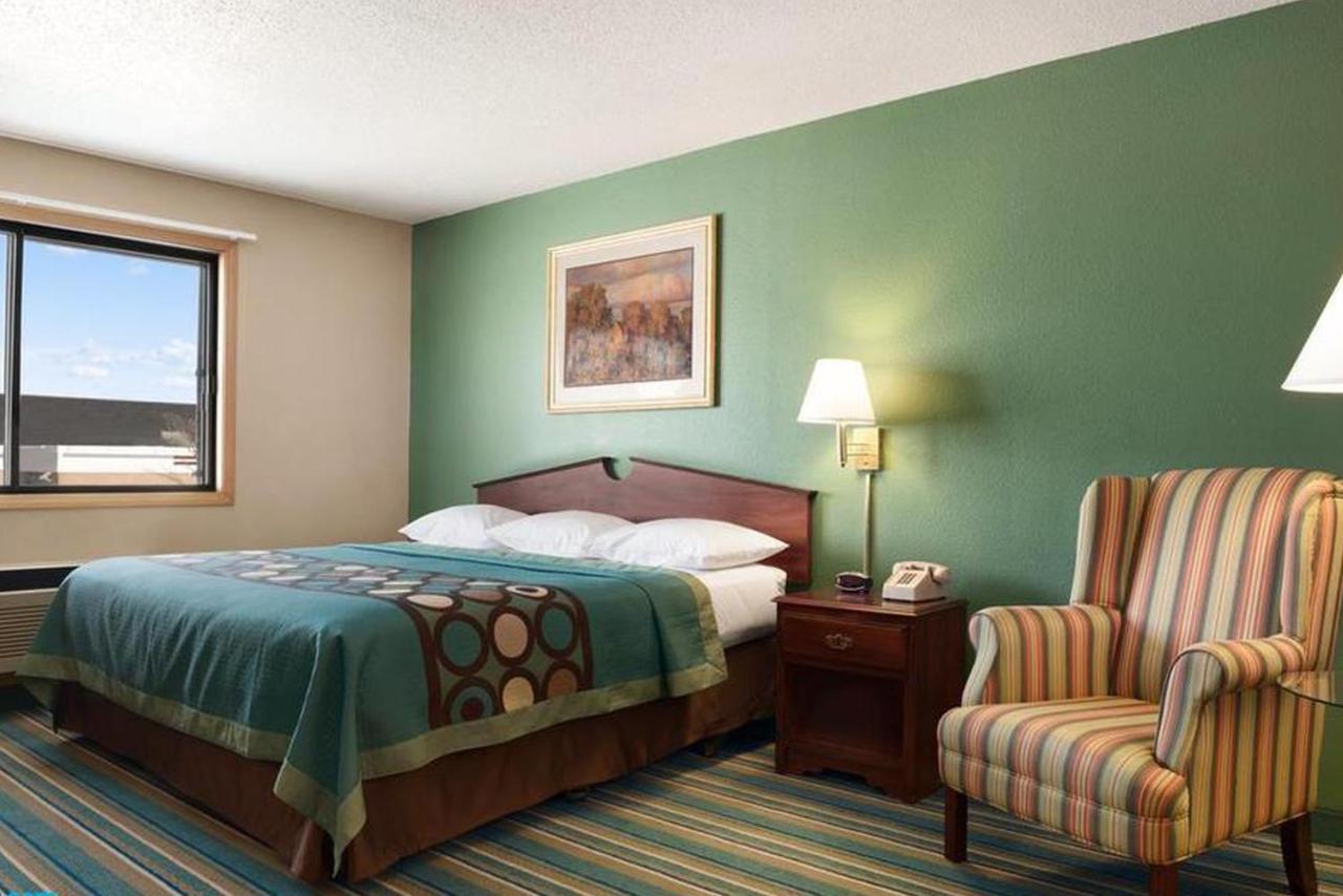 Coratel Inn & Suites By Jasper New Richmond Экстерьер фото